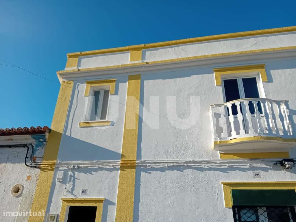 Moradia em banda R/C e primeiro andar-13