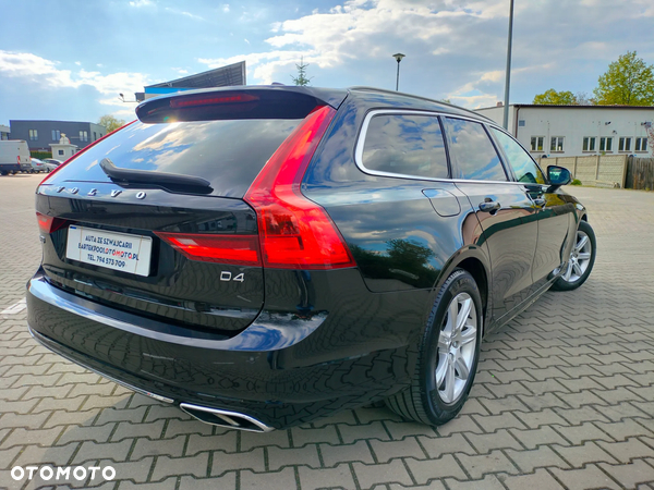 Volvo V90 D4 Momentum - 4