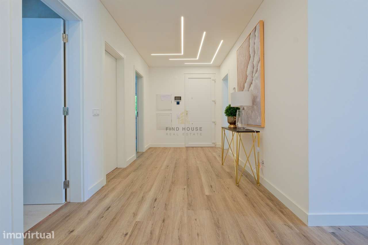 Moradia T4 de Luxo Totalmente Remodelada na Herdade da Aroeira-5