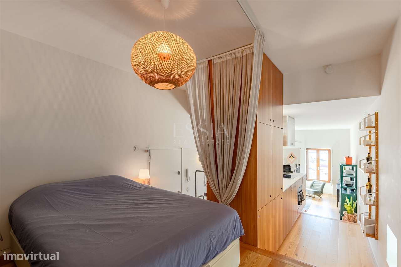 Apartamento T1 com Vista Rio na Alfândega do Porto-14