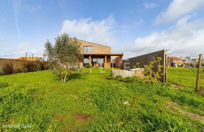 Moradia Isolada T3 +1com garagem e terreno - Grande imagem: 5/8