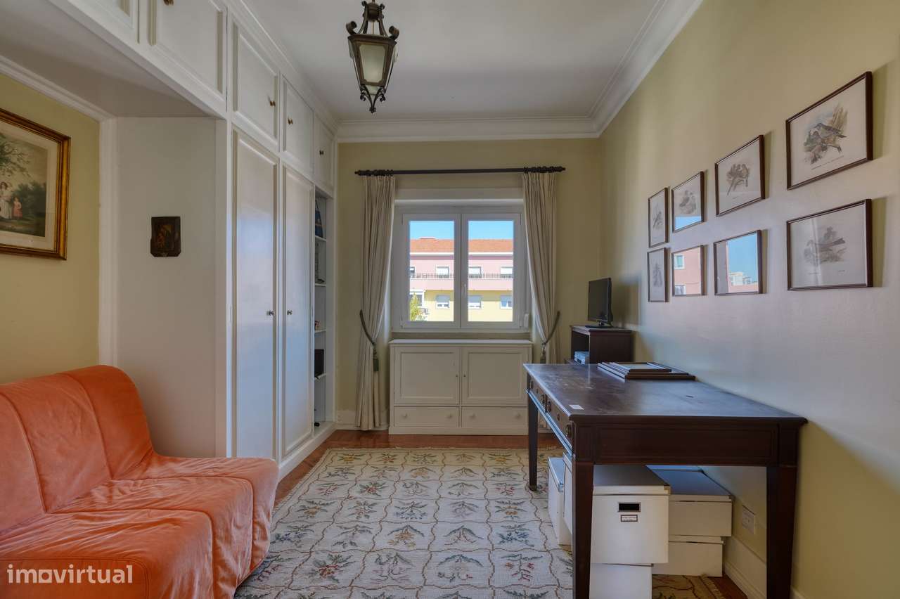 Apartamento T4 com varanda na Av. João XXI, Lisboa-29