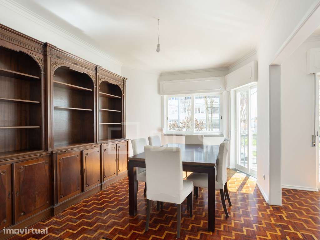 Apartamento T3+1, próximo da praia, para arrendamento no Estoril - Grande imagem: 4/25