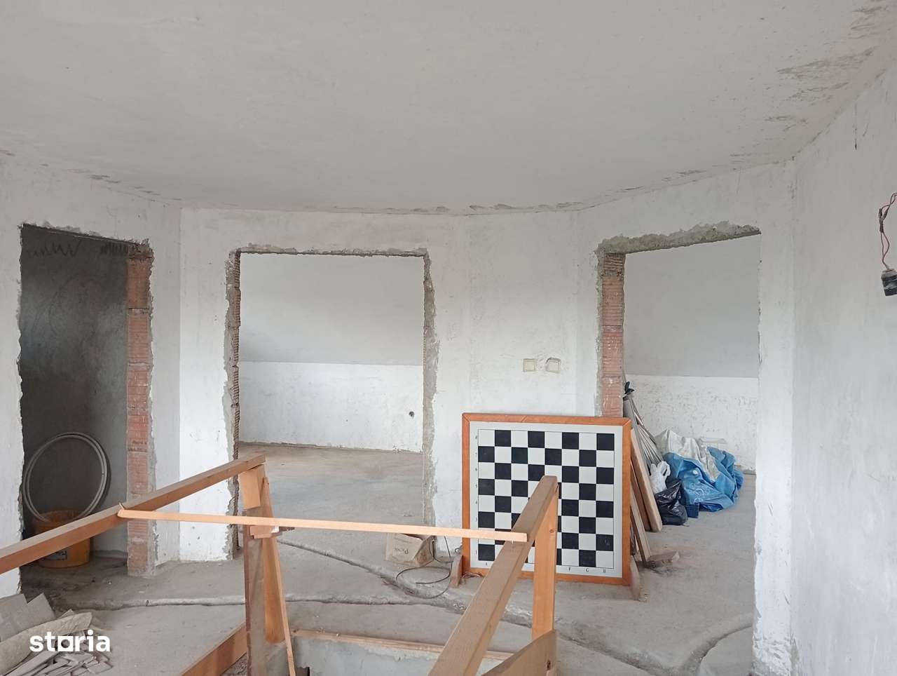 Casa individuala , Zalau , stadiu semifinisat , 800 mp teren - Imagine principală: 5/8