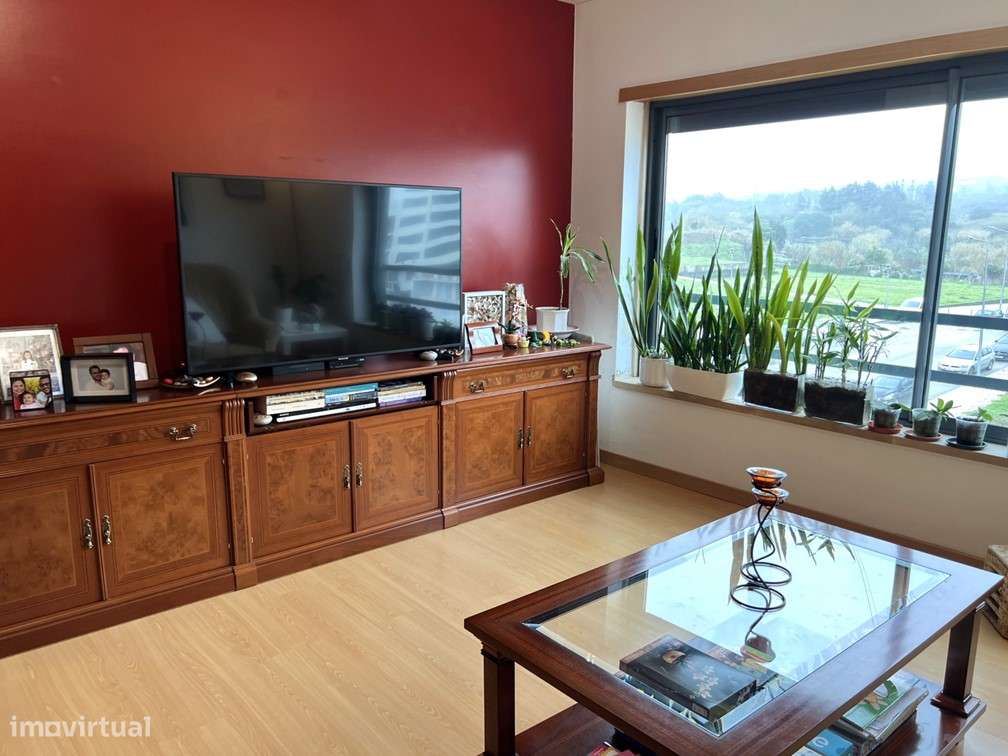 Excelente T2 Quinta do Conventinho / Stº Ant Cavaleiros-3