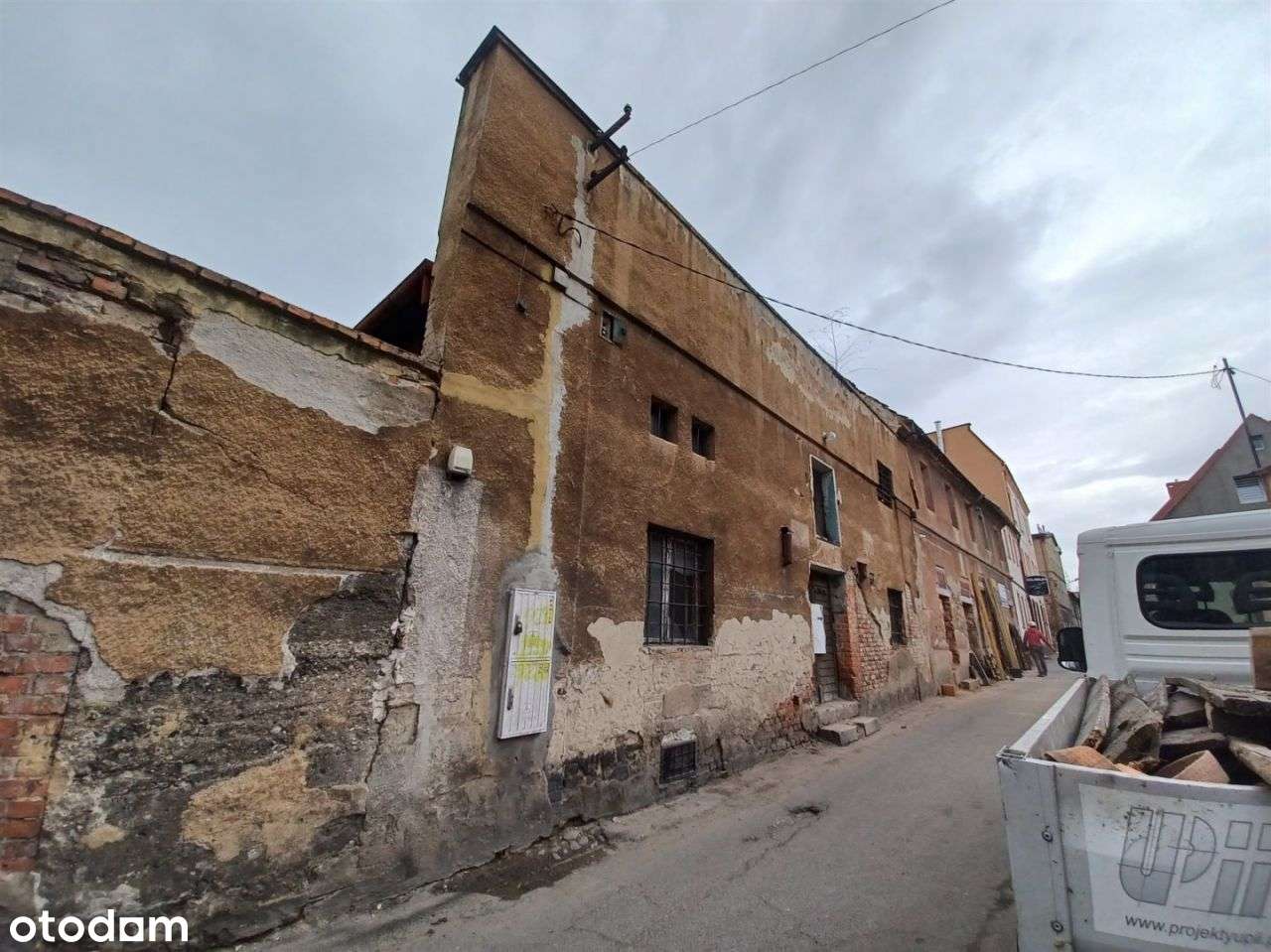 Trzy budynki na Starówce w Ziębicach - Pełny obrazek: 3/4