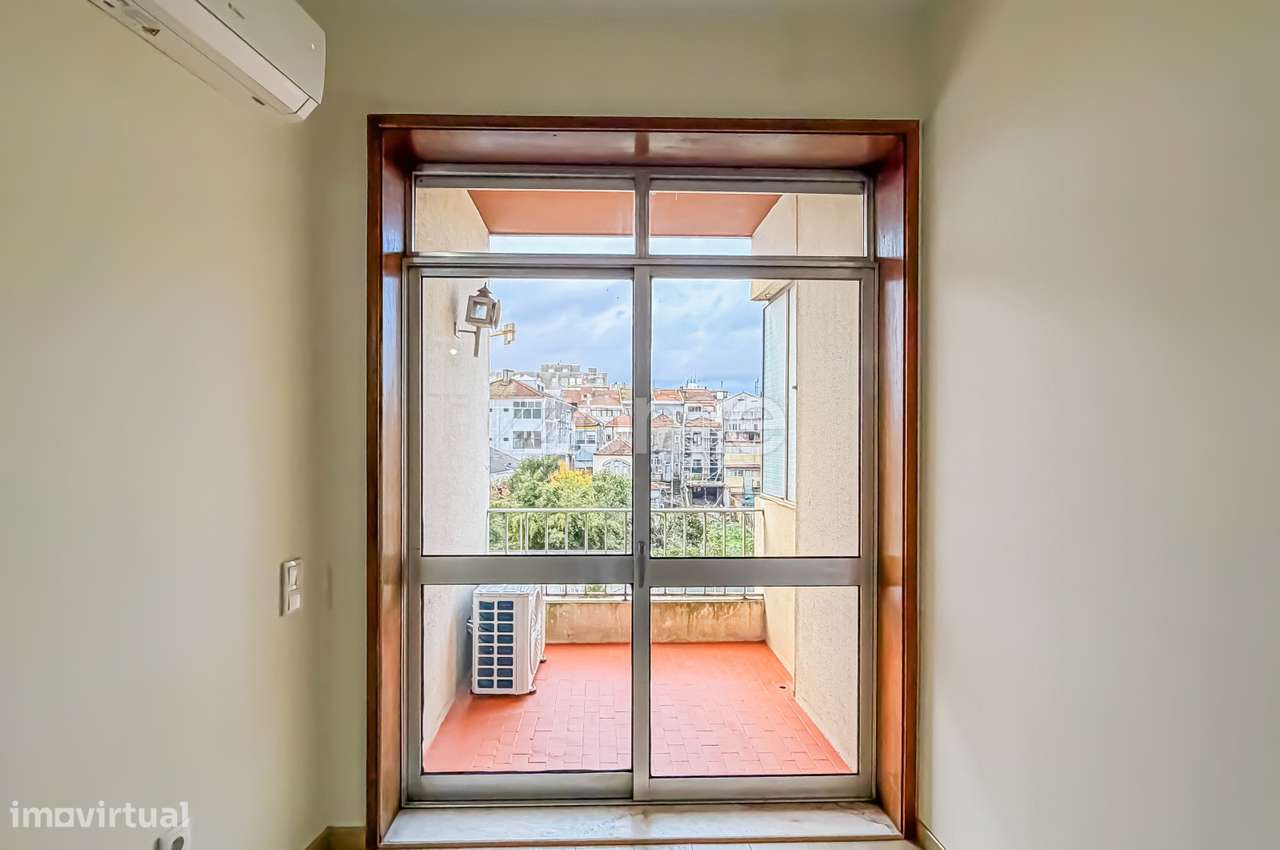 Arrendamento l Apartamento T3 junto ao Marquês - Grande imagem: 5/24