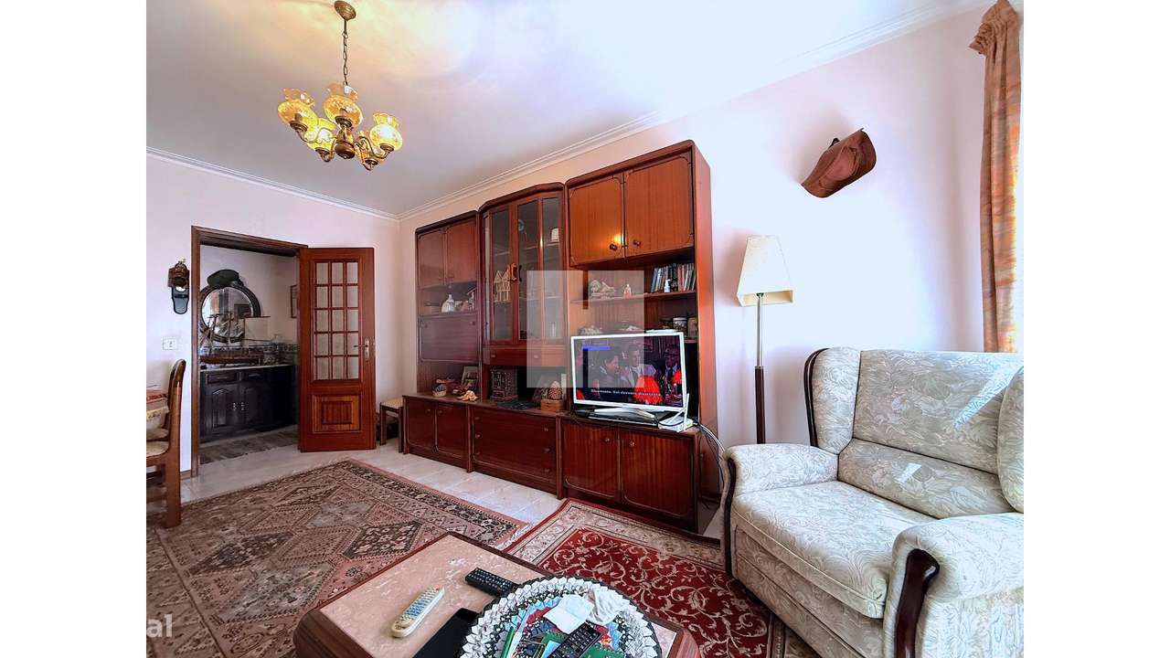 Apartamento T2 c/ Arrumo-14
