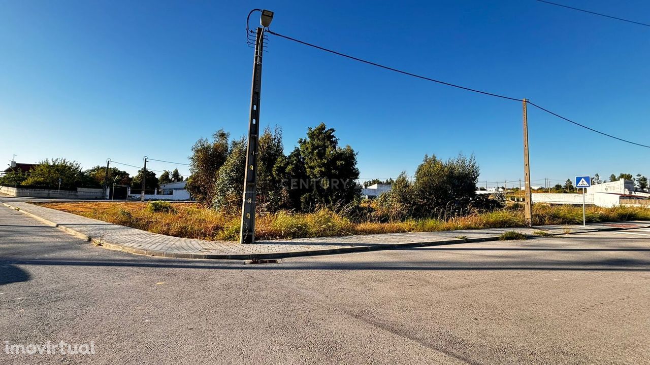 Terreno em Urbanização para construção de Moradia Isolada