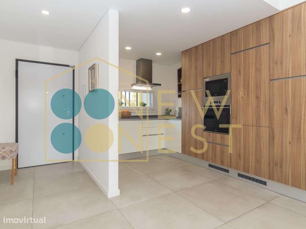 Moradia T3+1 em Banda como Nova com pátio e Vista Castelo de Palmel... - Grande imagem: 4/60