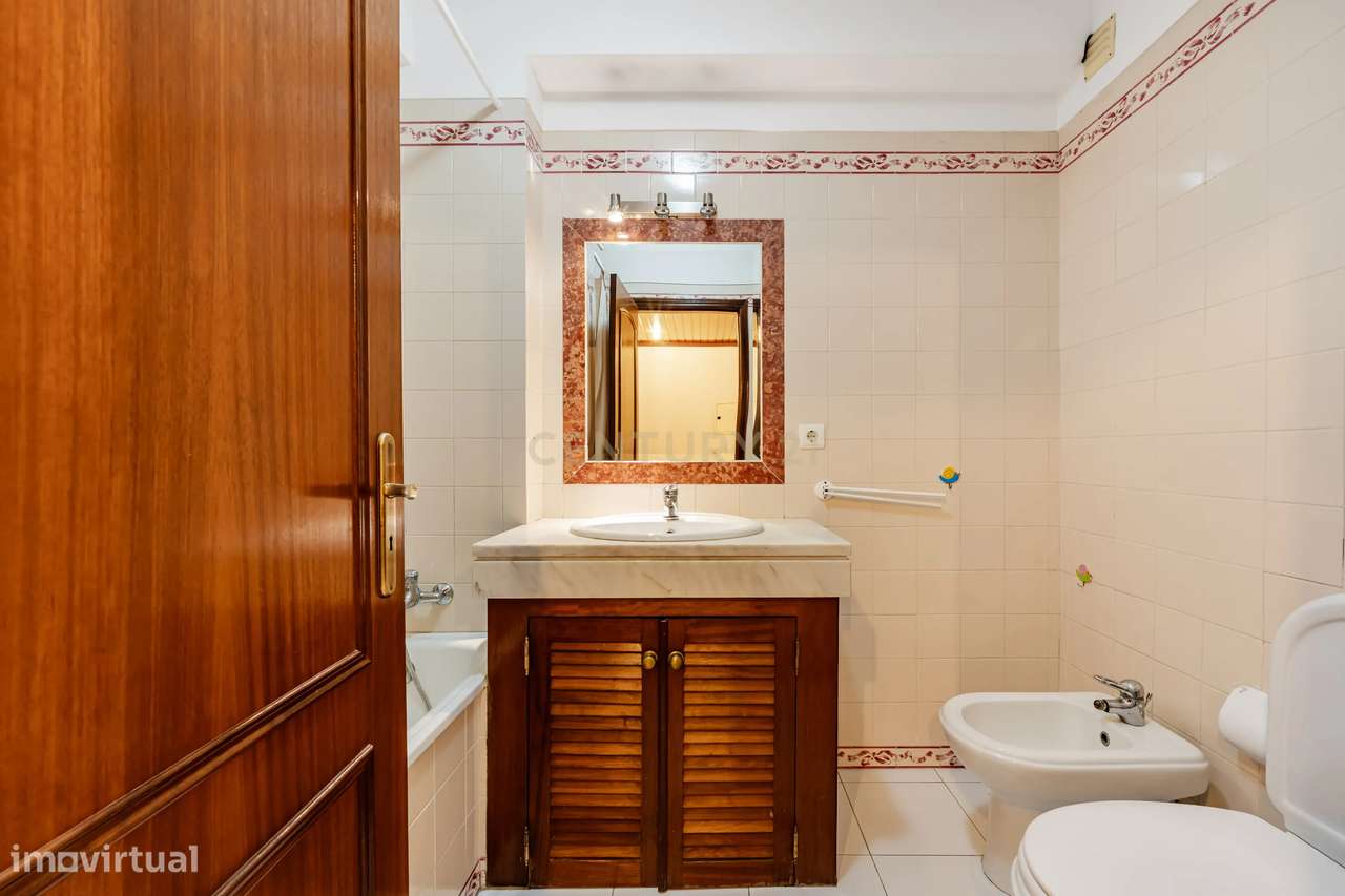 Apartamento T2 em Santa Marta do Pinhal-  Corroios, Seixal-11