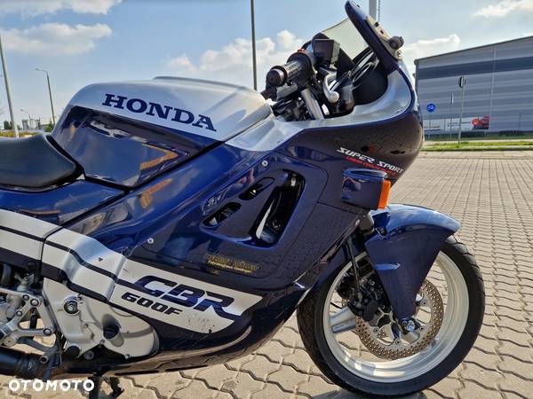 Honda CBR - 6