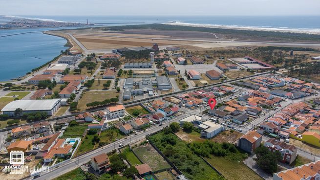 Moradia T3 com 3 Frentes, Anexos e Pátio em S. Jacinto-36