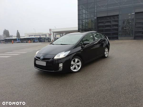 Toyota Prius 1.8 HSD Prestige - 1