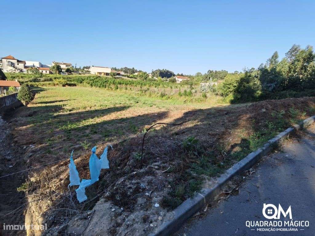 Terreno Urbanizável para Venda em São João de Ver!-8