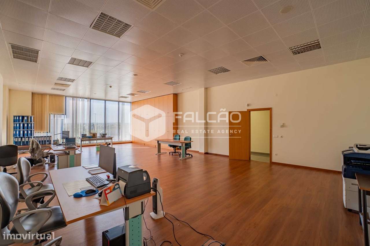 Armazém  Venda em Romeira e Várzea,Santarém-25