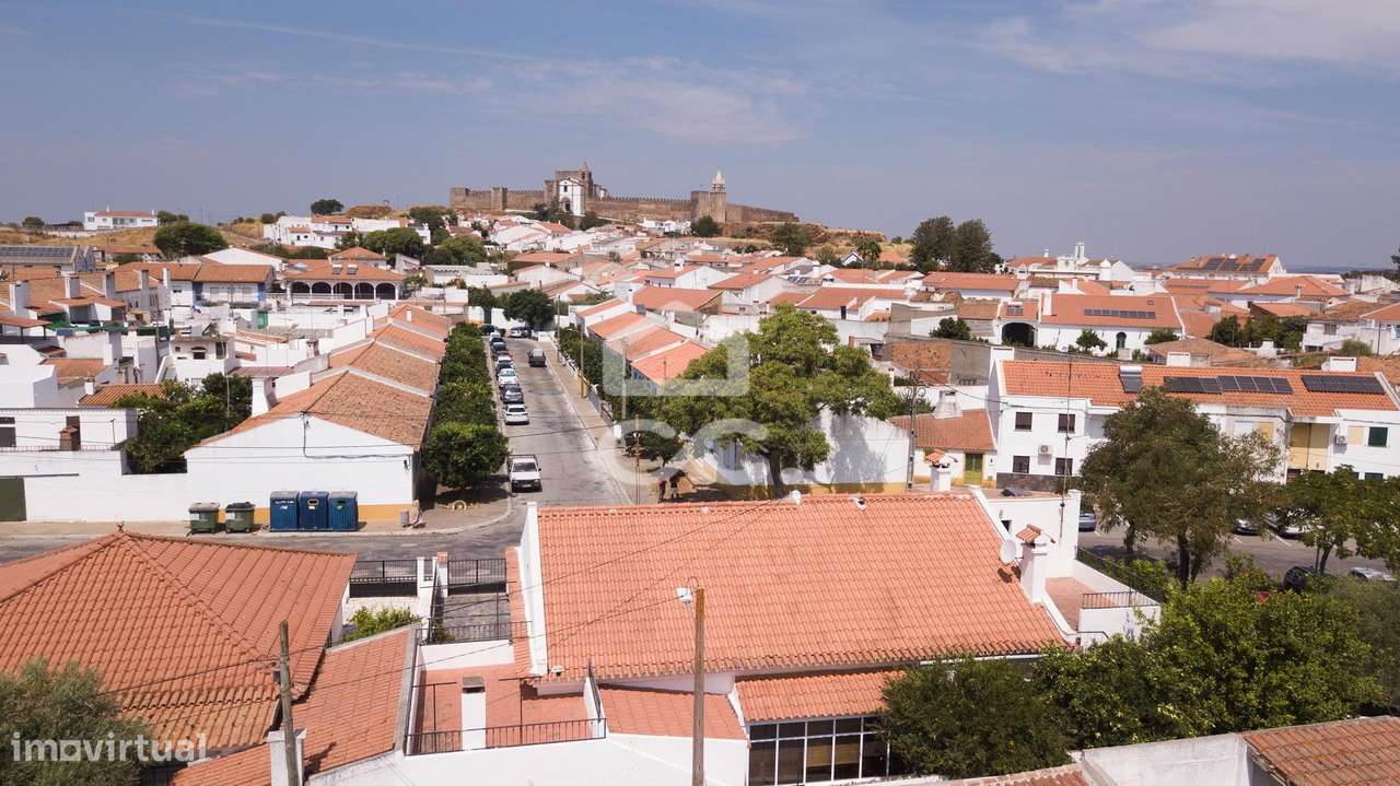 Moradia T5 com belíssimas vistas para o Castelo de Mourão!-36