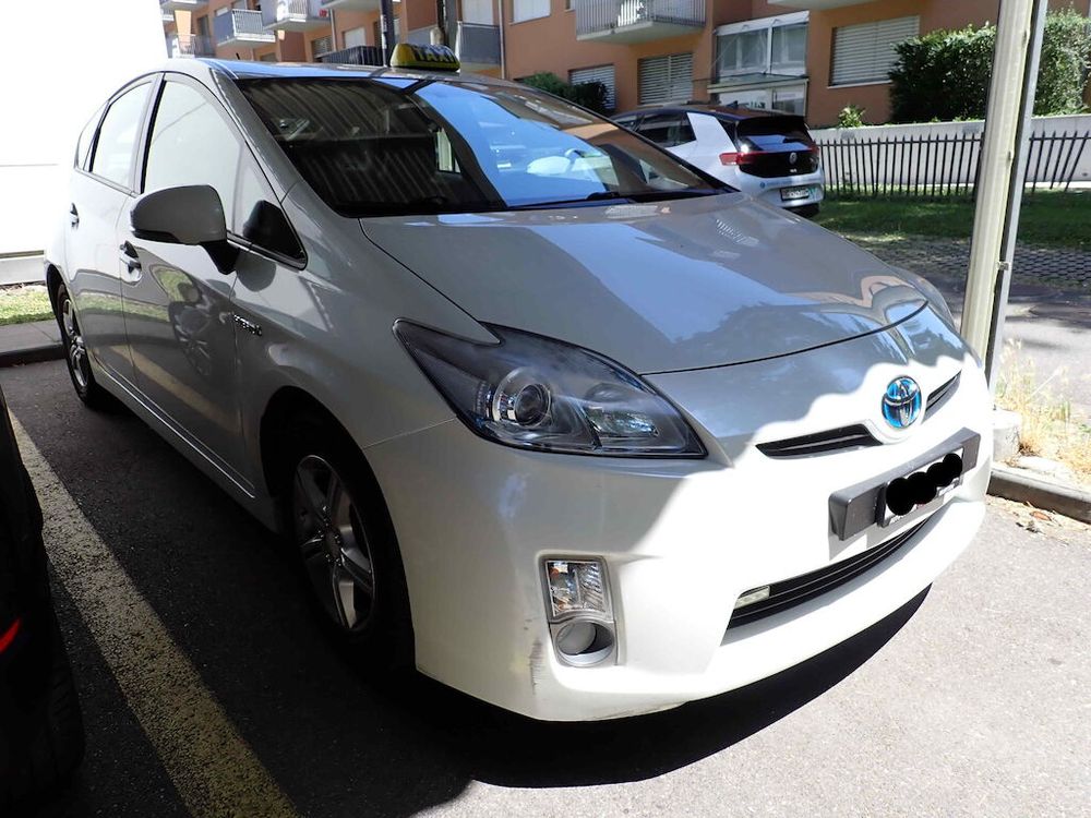 Toyota Prius III (2009-2015) 1.8 HSD Sol 2009