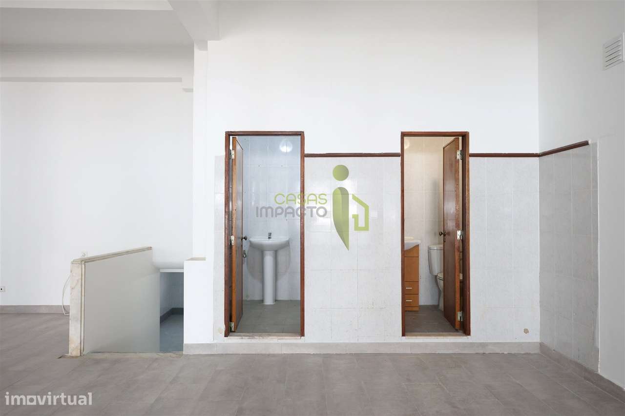 Loja para Venda em Carnaxide | 145 m² de Potencial para o Seu Negócio-12