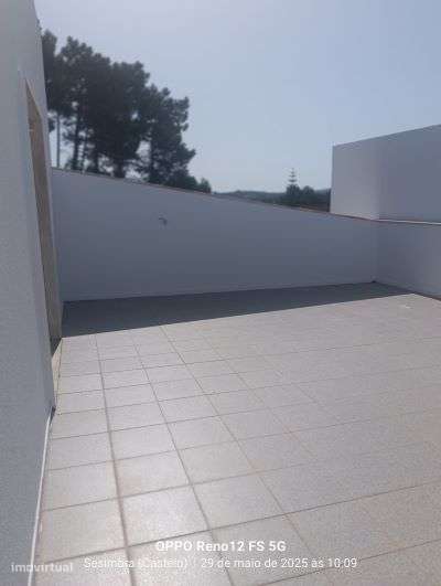 Moradia T4, localizada na zona da Cotovia, em Sesimbra-12