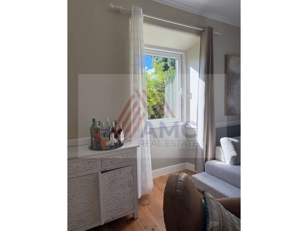 MORADIA T6 NO CENTRO DA VILA DA MADALENA-21