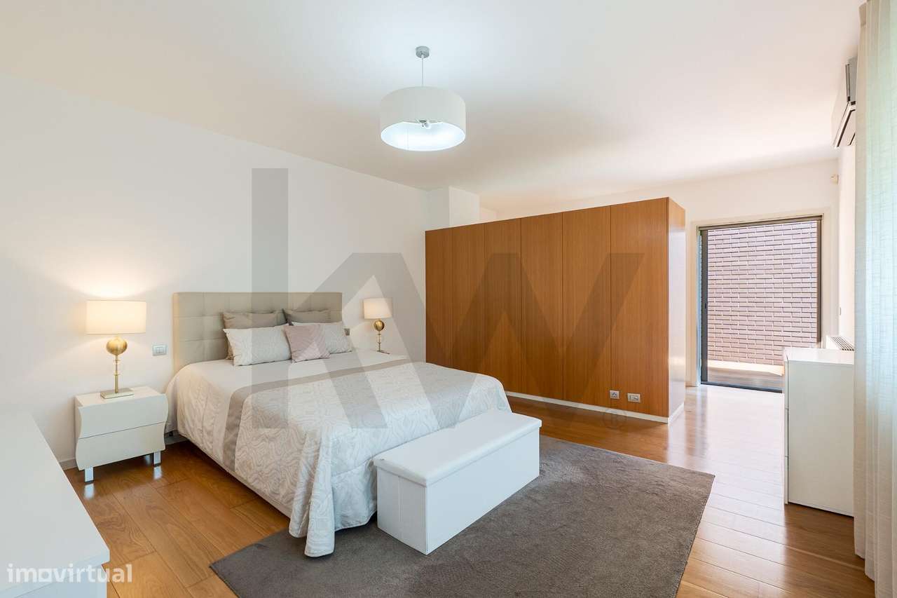 Moradia T3+1 de Excelência com Jardim Privativo em Santa Joana, Aveiro-53