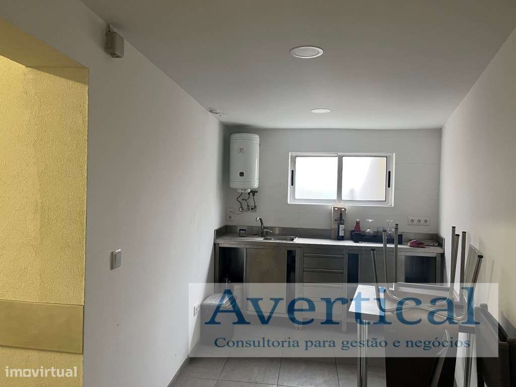 Armazém Industrial C/500m2 - Milheirós - Maia-12