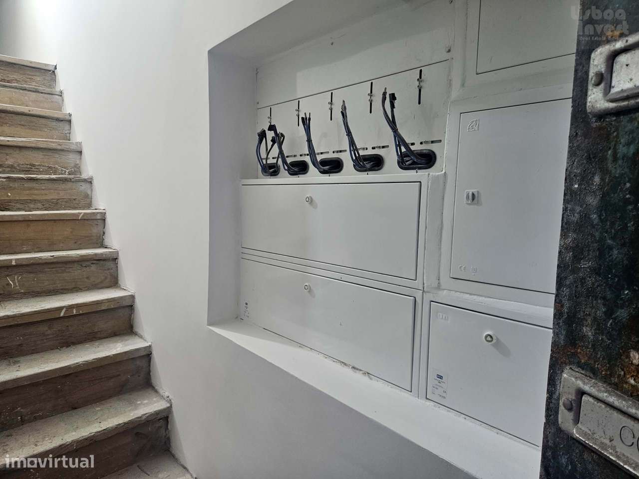 Vendo T2 para remodelação em predio totalmente remodelado-35