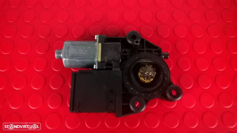 Motor Elevador Frente Direito - 807300004R / 0130822478 [Renault Megane III Gran... - 2