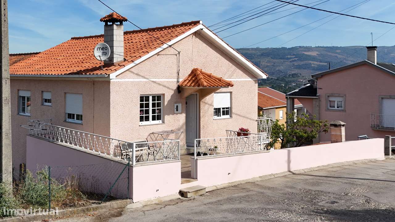 Moradia Geminada T3 + Escritório em Ferreirim - Lamego-3