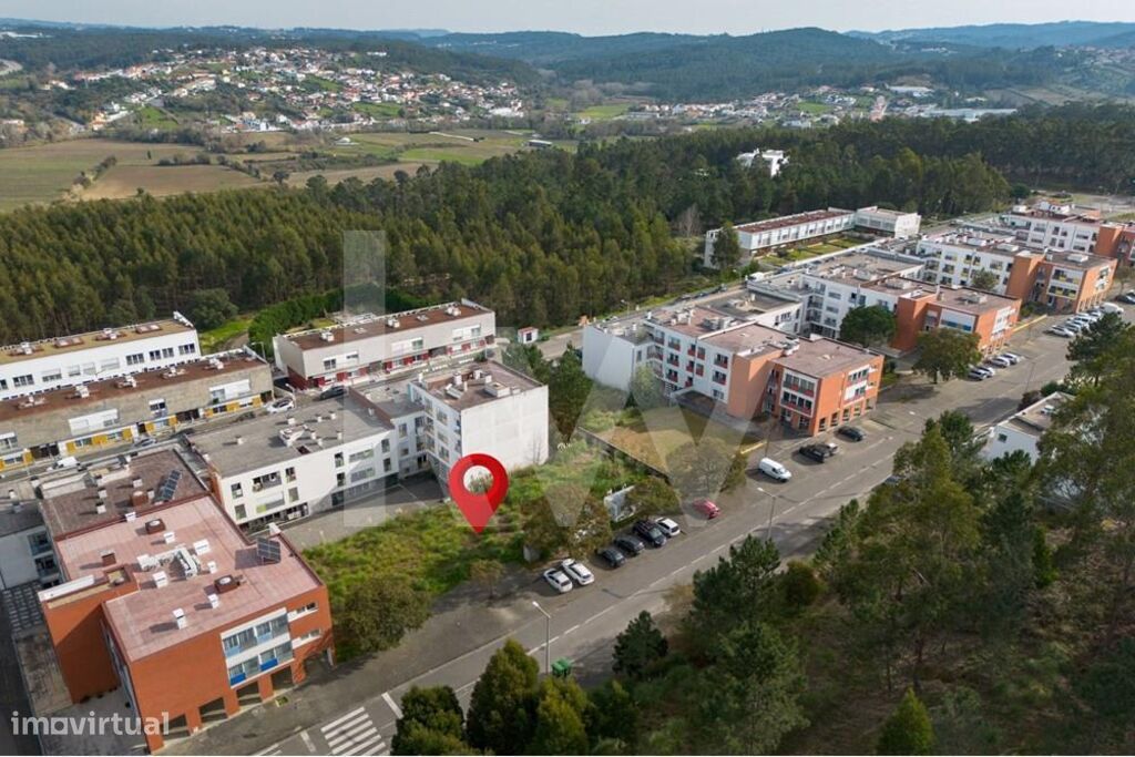 Lote de Terreno para Construção de Prédio em Varandas de Vale de Lobos