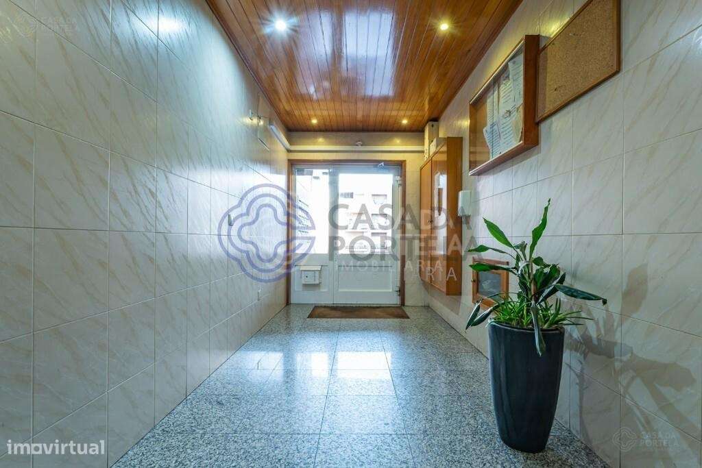 Ótima localização, vistas desafogadas, pronto a habitar - Grande imagem: 2/19