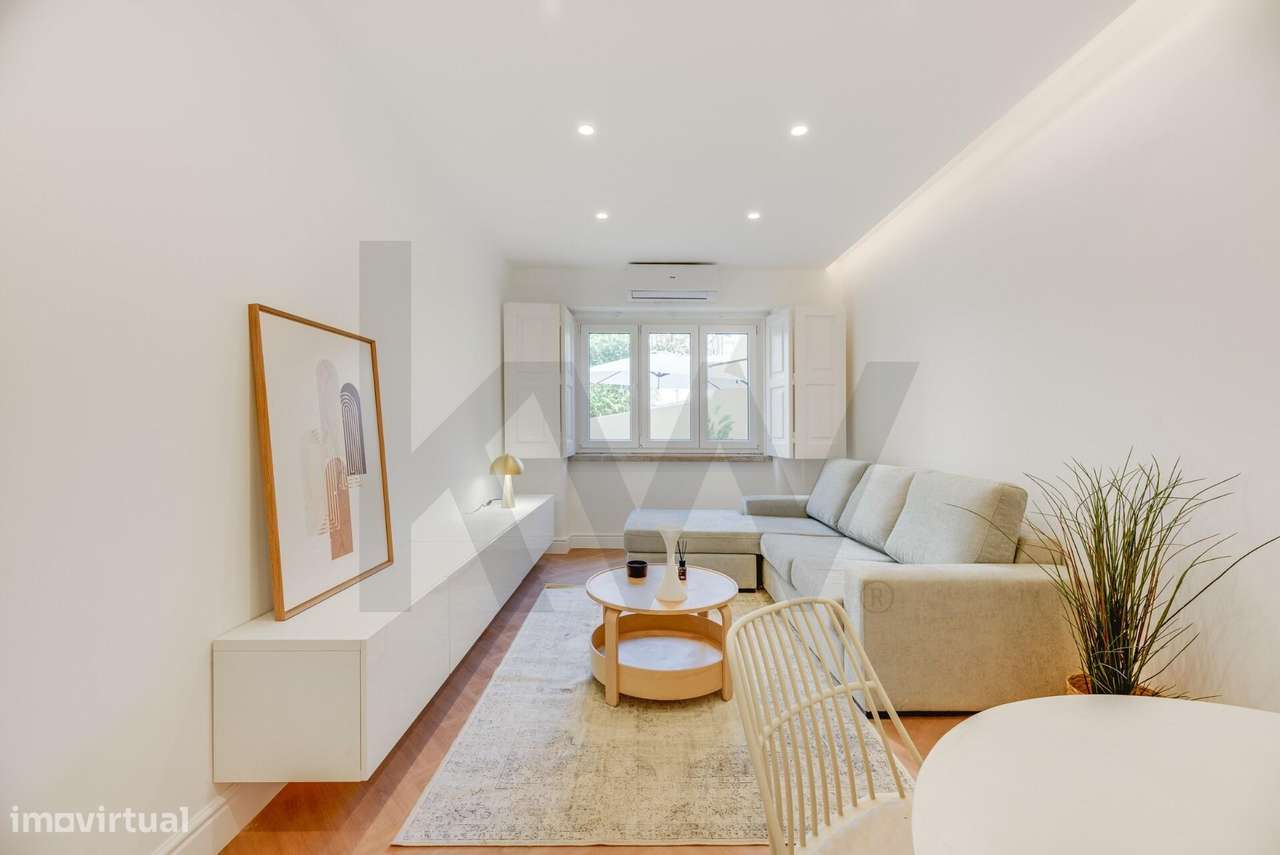 Alvalade | T1 totalmente mobilado e reabilitado c/ terraço - Grande imagem: 3/26