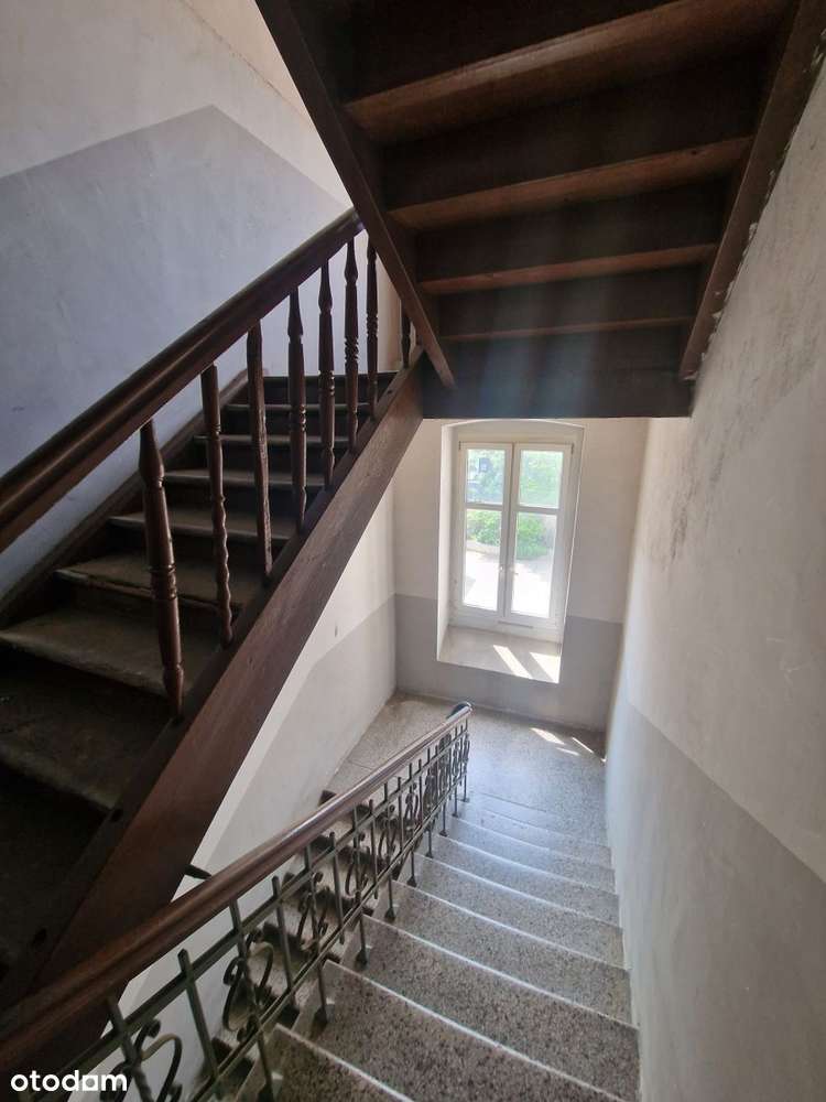 Kamienica z lokalami użytkowymi i mieszkalnymi-13