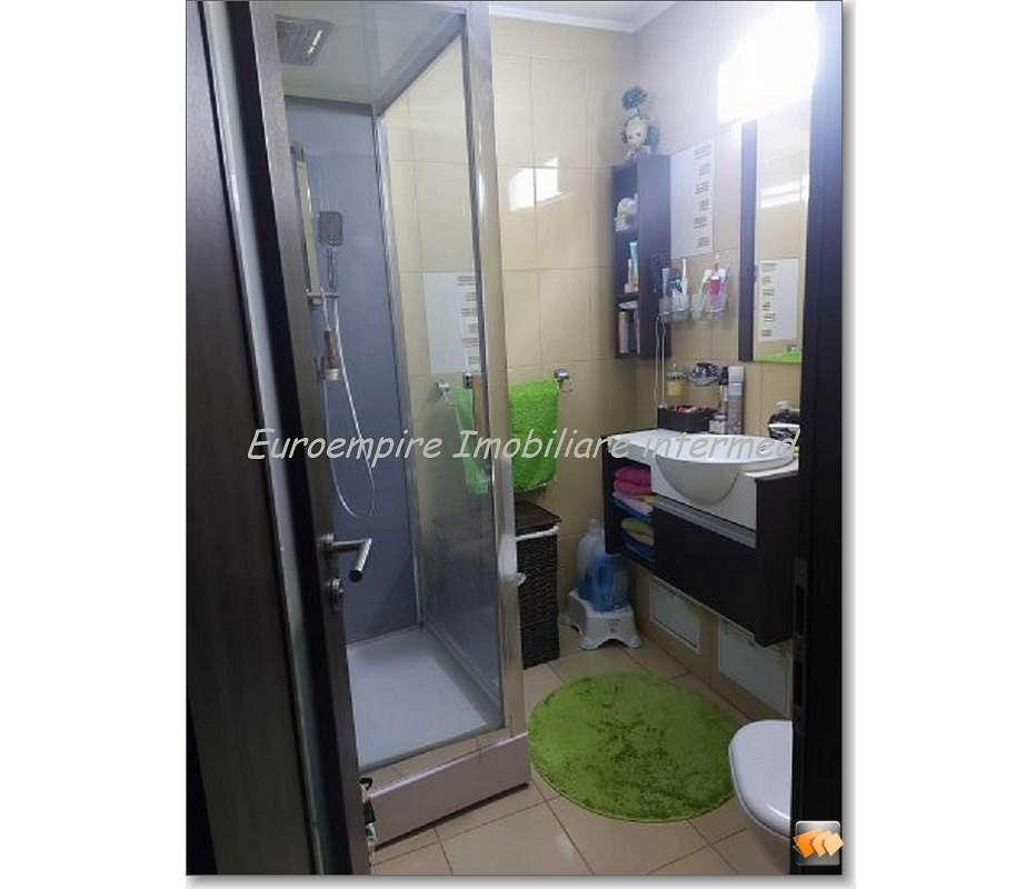 Apartament 3 camere decomandate zona Trocadero-6