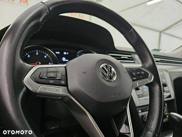 Volkswagen Passat 2.0 TDI EVO Essence DSG - 18