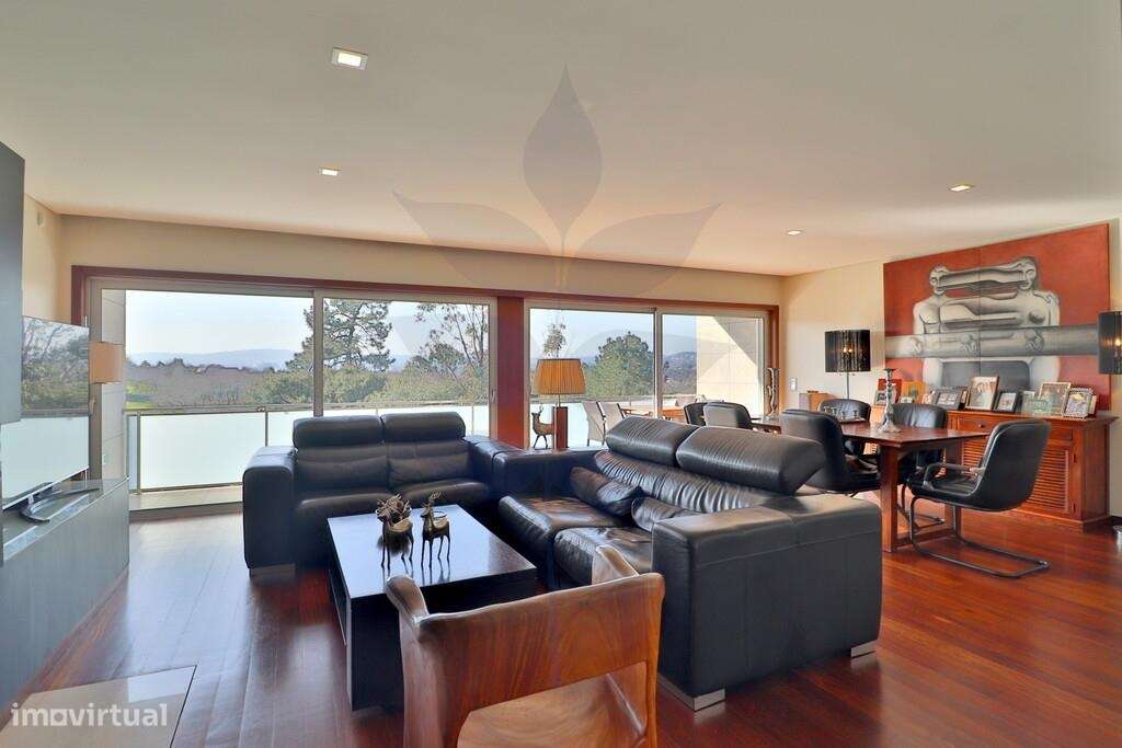 Venda Moradia Geminada Palmeira T4-26