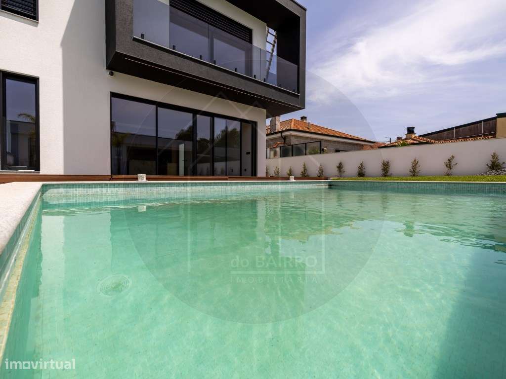 Moradia T4 com Piscina, design moderno, em Vila Nova de Gaia-47
