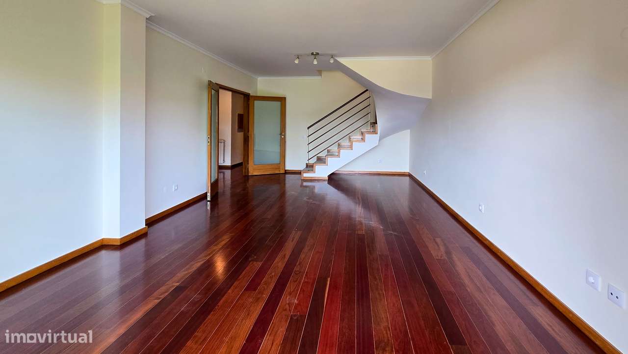 T3 Duplex Remodelado em Cond. Fechado -  São Félix da Marinha / Granja-4