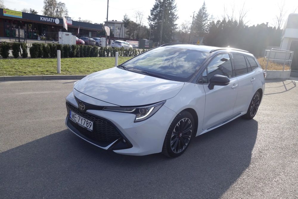 Toyota Corolla Seria E21 1.8 Hybrid GR Sport 2022
