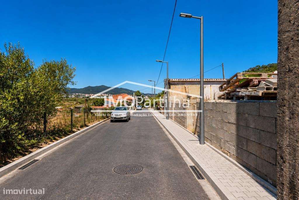 Manique de Cima | Prédio Urbano 255,5 m² | AUGI | Investimento-18