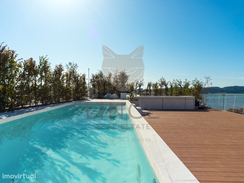 Penthouse com 4 suites, piscina e vista de rio