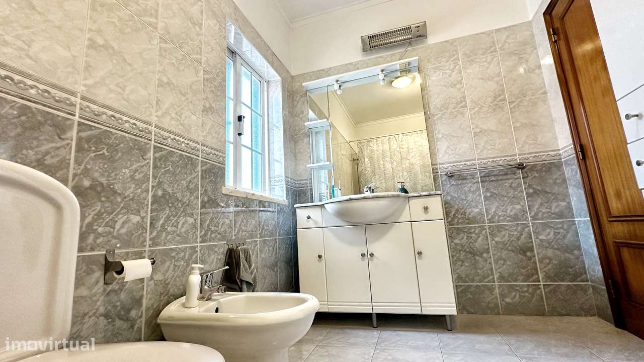 Moradia Geminada T4 – Quinta do Conde (Boa Água)-16