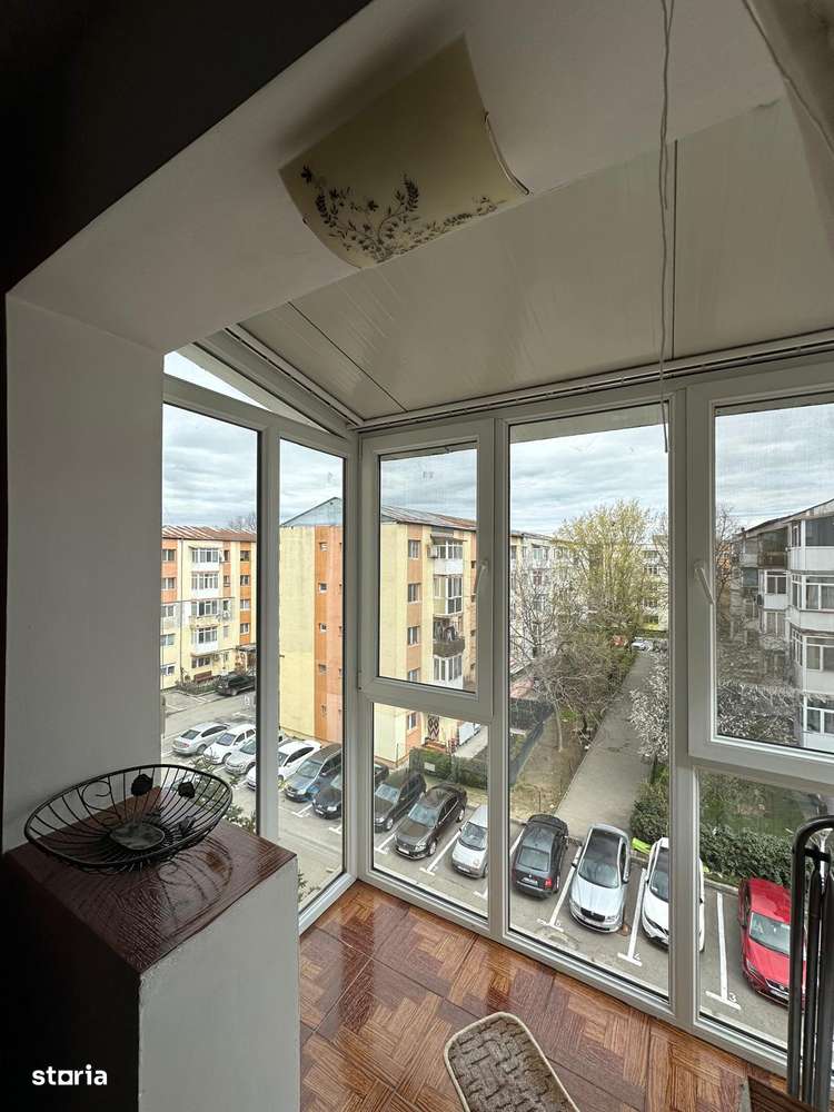Apartament 2 camere de vânzare – Craiovița Nouă-1