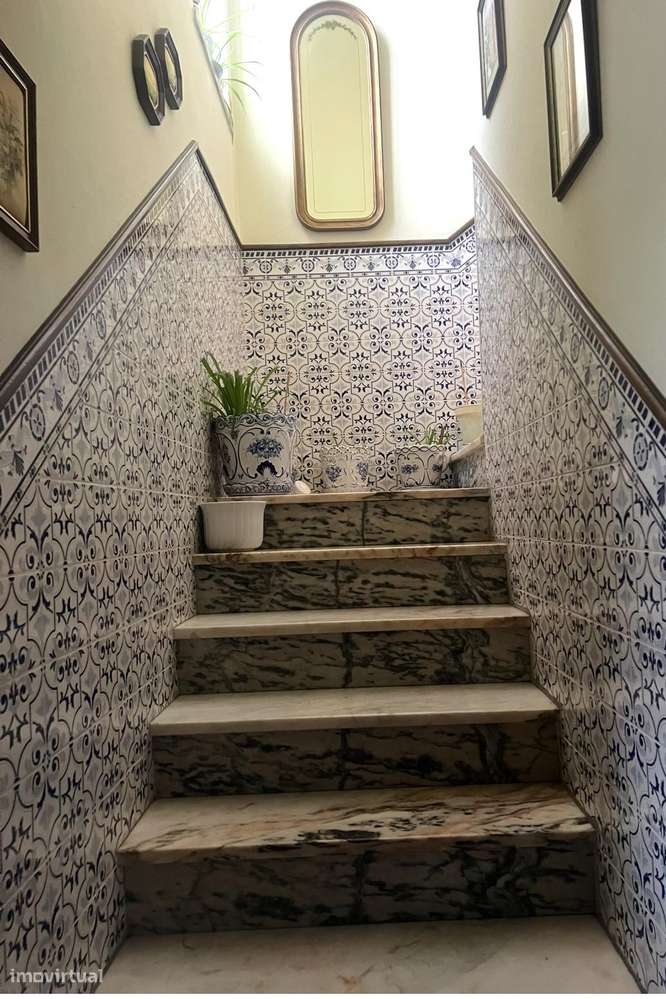 Moradia T4 com 3 LOJAS AREENDADAS E GRANDES TERRAÇOS - Peso da Régua-9