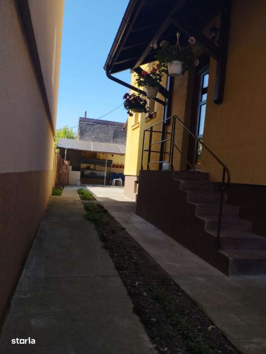 Casa cu etaj – 3 camere, zona 14 Mai - Imagine principală: 4/19