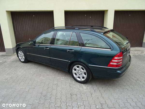 Mercedes-Benz Klasa C 200 CDI Elegance - 23