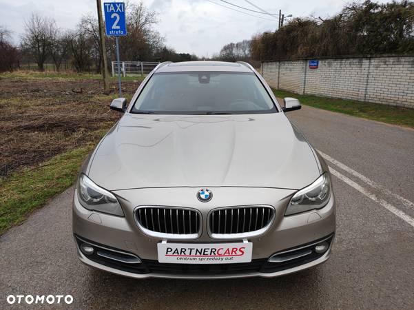 BMW Seria 5 520d Touring Luxury Line - 9