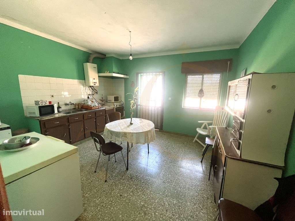 Quinta com duas casas, vistas para o mar e 11.940 m² de terreno em ...-9