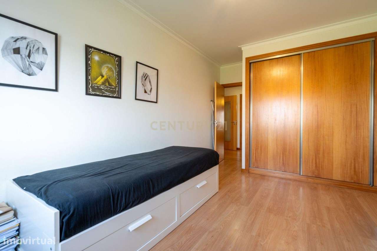 Excelente Apartamento T2 com elevador e garagem-39